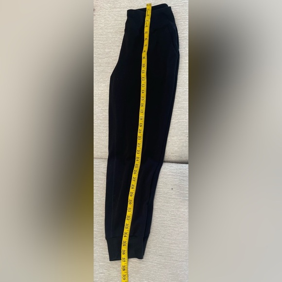 Sage Collective
•Easy Jogger Pants
•Black
•High Waisted
•Great condition! - Picture 3 of 5